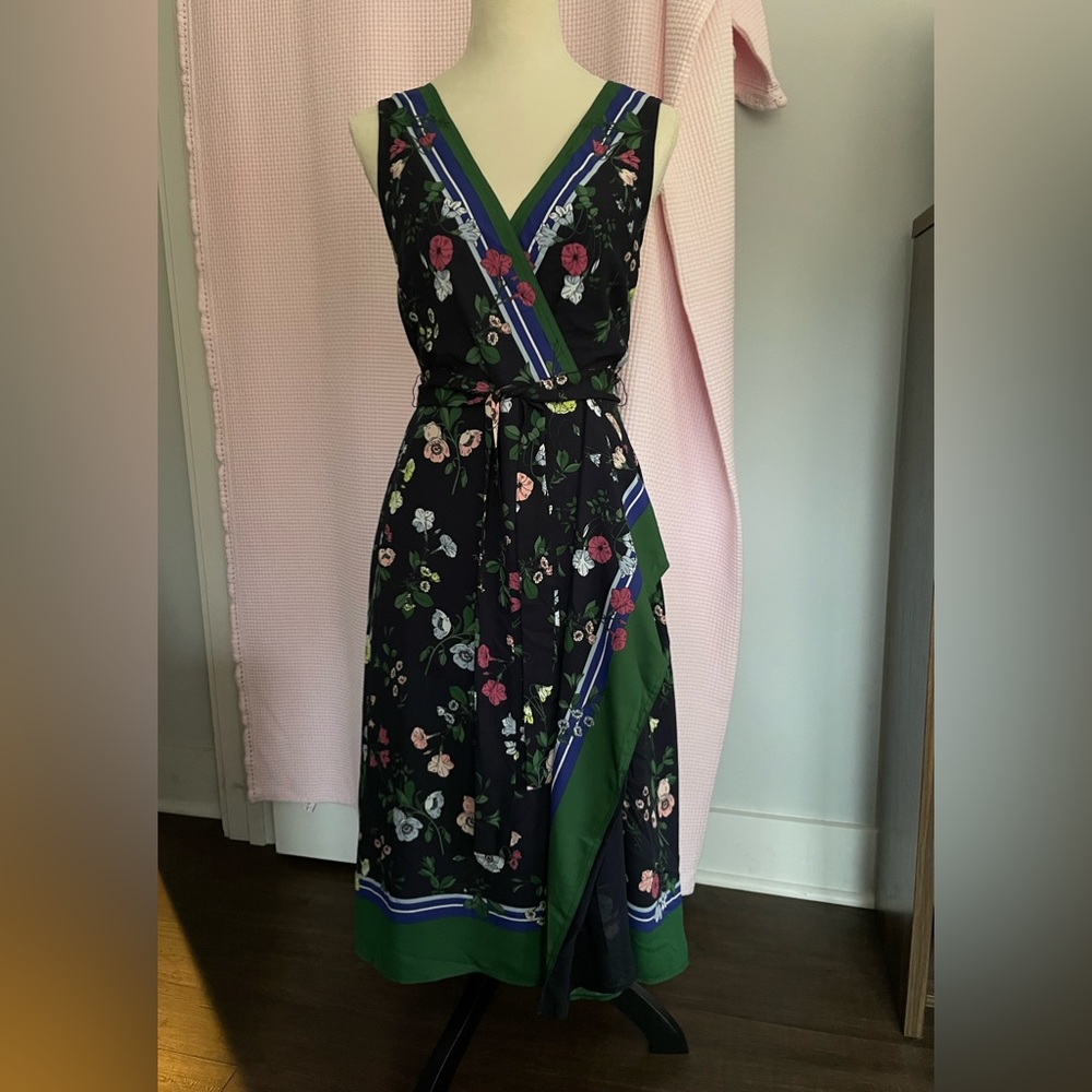 ANN TAYLOR Sleeveless navy blue floral dress size 2.